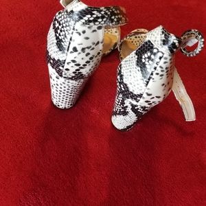 Bamboo snakeskin sandals